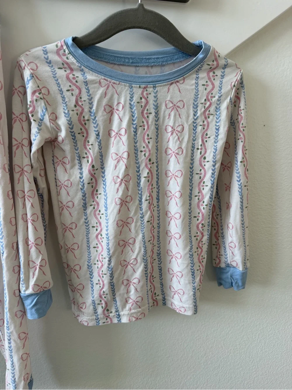 Little One Shop Two-Piece Bow Print Pajama Set - Bamboo